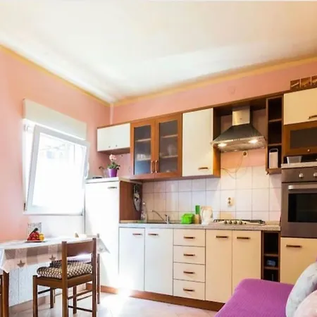 Apartament Lea *